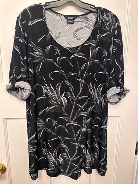 ⭐️ DKR 1X Floral Print Real Mother of Pearl Buttons Tunic Made in Canada